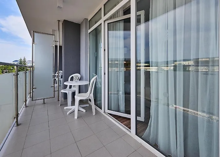 Sunny Apartmanhotel 3*